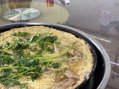 铁盘鱼肠蛋-桃园庄私房菜