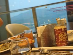 -亚洲国际大酒店·云顶阁旋转自助餐厅