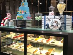 面包甜点陈列柜-厦门宝龙铂尔曼大酒店·海鲜自助餐厅