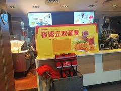 -麦当劳(汉口火车站候车室店)