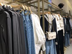 -URBAN REVIVO(济南领秀城贵和购物中心店)