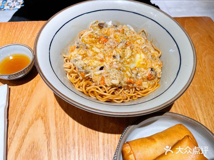 蟹黄鱼·深夜面馆(巨鹿路店)蟹黄鱼拌面图片