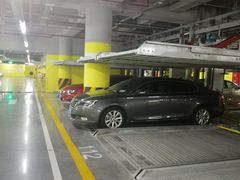 -白玉兰广场停车场