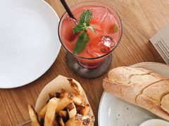 -ROAST coffee & eatery