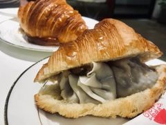 油饼包烧卖-不正咖啡(万达尊店)