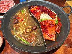 菌汤鸳鸯锅-胖姐社区老火锅(北京总店)