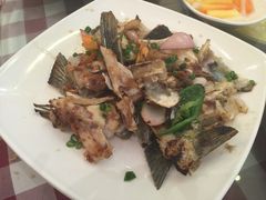 煎焗鱼头-龙桥私厨·姜花菊花过桥鱼·顺德菜(容桂店)