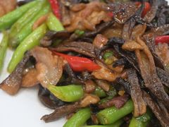 鸡枞菌炒肉-天地家常菜