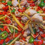 各种佐料码了一盘子 看着就很有食欲 果不其然