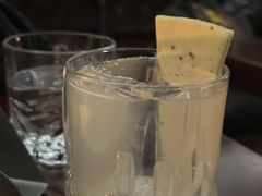 -毛毛虫酒吧