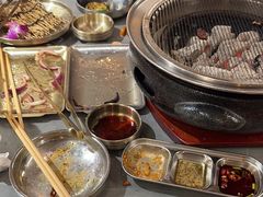 -围炉肉舍•炭烤活鳗•丹东海鲜烤肉(步行街店)