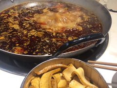 -赞花婆鲜兔辣卤火锅