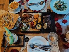 -Mark&Mars Restaurant