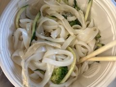 -魏家凉皮(郑州东站店)