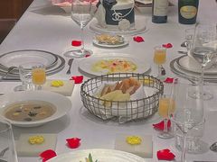-Mogul Eatery·大亨餐酒馆