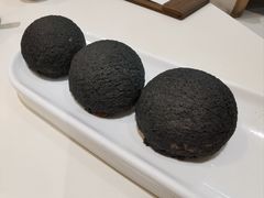 黑金叉烧梅菜酥皮包-蔡澜点心·粤菜(月星环球港店)