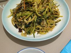-老码头黑皮肘子锅包肉(赣水路店)
