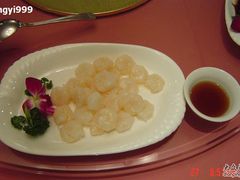 水晶虾仁（绝对是刚上桌，一口没吃！）-上海老饭店(北京分店)