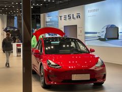 -TESLA 特斯拉(上海太古汇体验店)