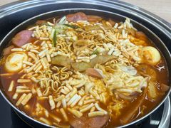 -三清洞摩西韩式年糕火锅(威高广场店)