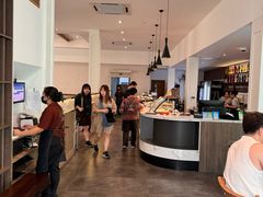 -Chom Cafe and Restaurant