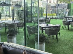 -深圳温德姆至尊酒店·大堂吧·户外花园