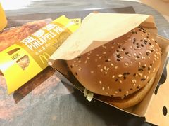 双层安格斯厚牛芝士堡-麦当劳(总统大酒店店)