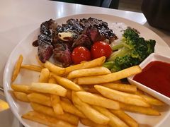 碳烤战斧牛排配红酒汁-WOLFGANG PUCK KITCHEN & BAR(迪士尼小镇店)
