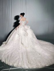 -艾米丽婚纱礼服