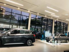 -上海宝信宝马4S店