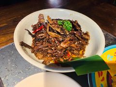 -老牌坊云南鱼豆花火锅(哈西万达店)