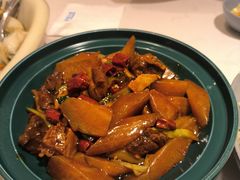 萝卜牛腩煲-鹿港小镇(悠唐店)