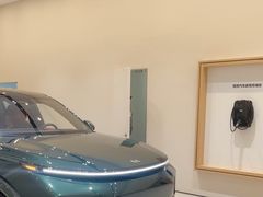 -理想汽车(世纪汇店)