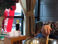-愉肴麻辣香锅(中山路店)