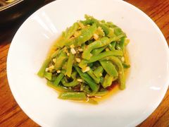 -几个木匠匠人厨房
