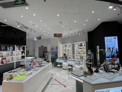 -沫芮眼镜·蔡司·依视路·尼康明月(环创店)