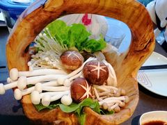 -捞王锅物料理(上海世茂广场店)