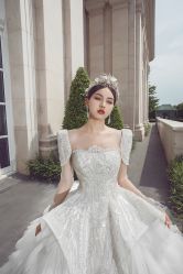 -派丽莫Pellimo原创设计婚纱品牌