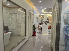 -皓齿连锁·雅贝健口腔·种植·矫正中心(虹口曲阳路店)