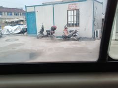 -泊安飞浦东物流大道停车场