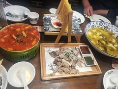 -东口码头·烧鸽子·鱼头泡饼·地方菜(金鹰悦城店)