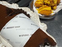 -W COLLECTIVE  DESSERT SHOP