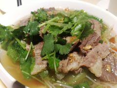 牛腩米粉汤-龙记烧腊茶餐厅(常德路店)