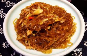 Pickled Cabbage Stir-Fried with Pork and Vermicelli