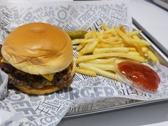-TRIPS BURGER(大钟寺店)