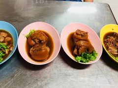 -Kha Mu Charoensang(Silom)