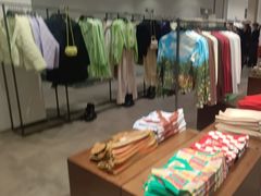 -URBAN REVIVO(上海中庚漫游城店)