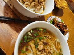 -矮子粉店1985·长沙米粉(湘春路店)