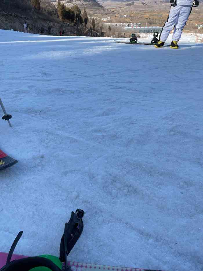 肥城泰西雪山峪滑雪场