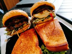 -The Habit Burger Grill 哈比特汉堡(爱琴海店)